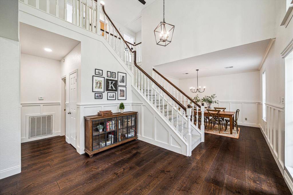 Grand 2-story entry