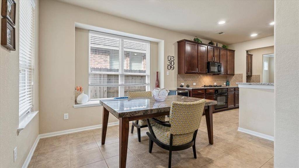 Breakfast area with window seat