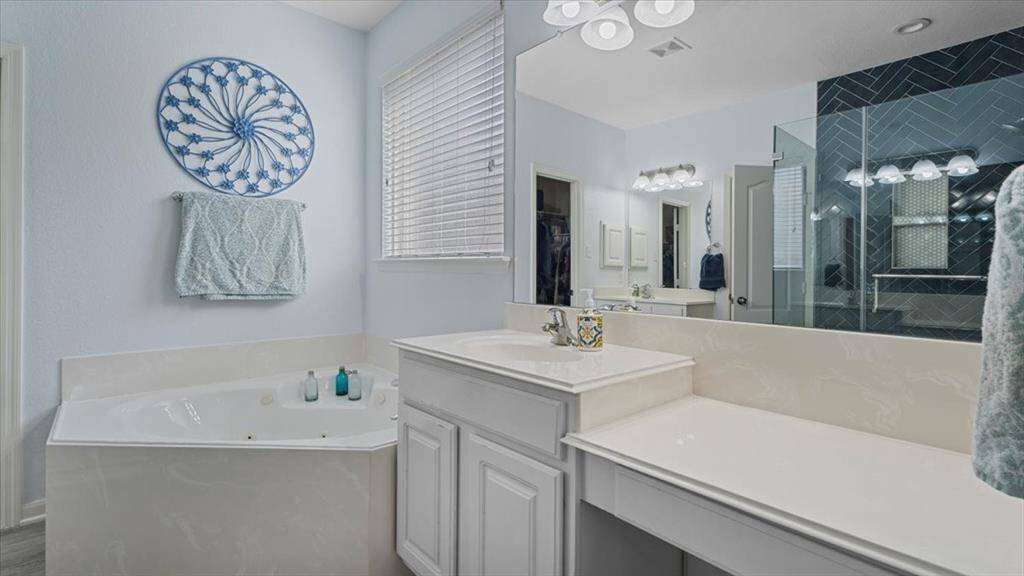 Large jacuzzi tub