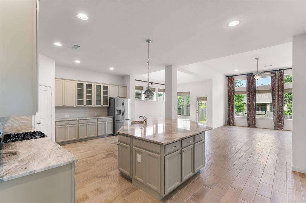 Seamless flow from living to dining and kitchen areas—ideal for entertaining.