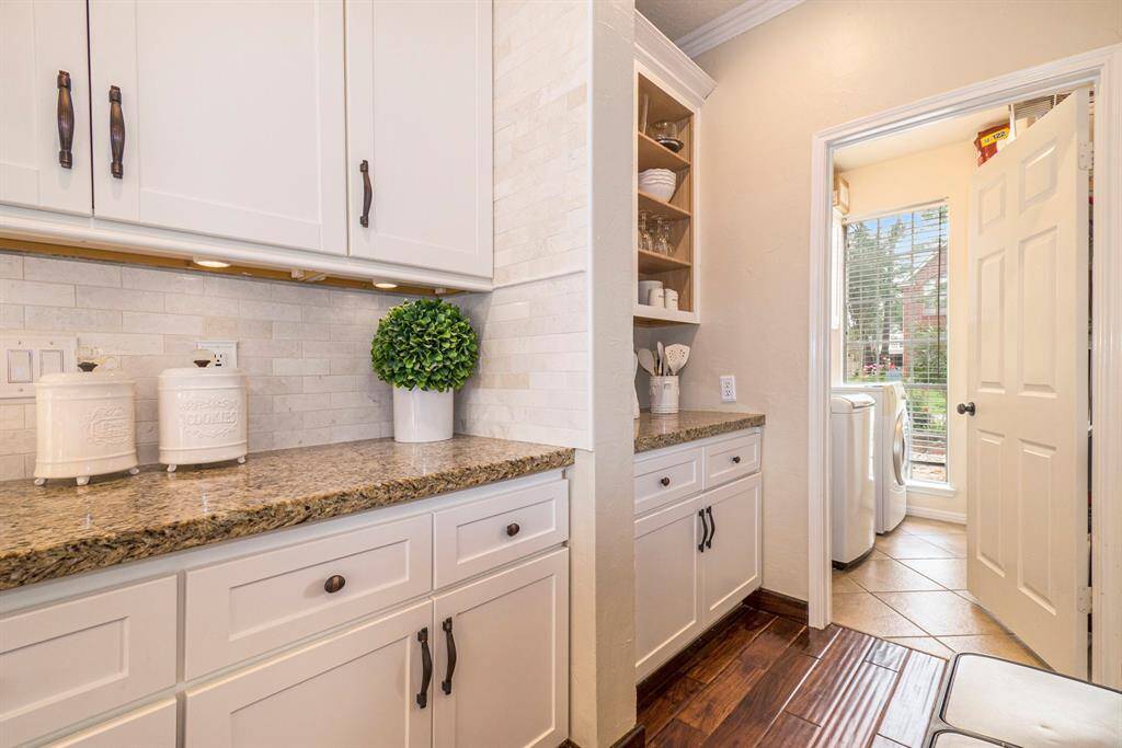 Butler Pantry off Dining Room