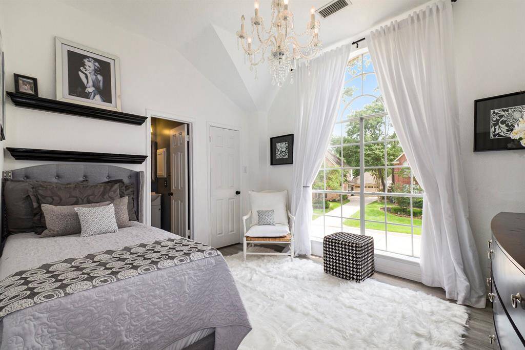 Secondary bedroom Suite