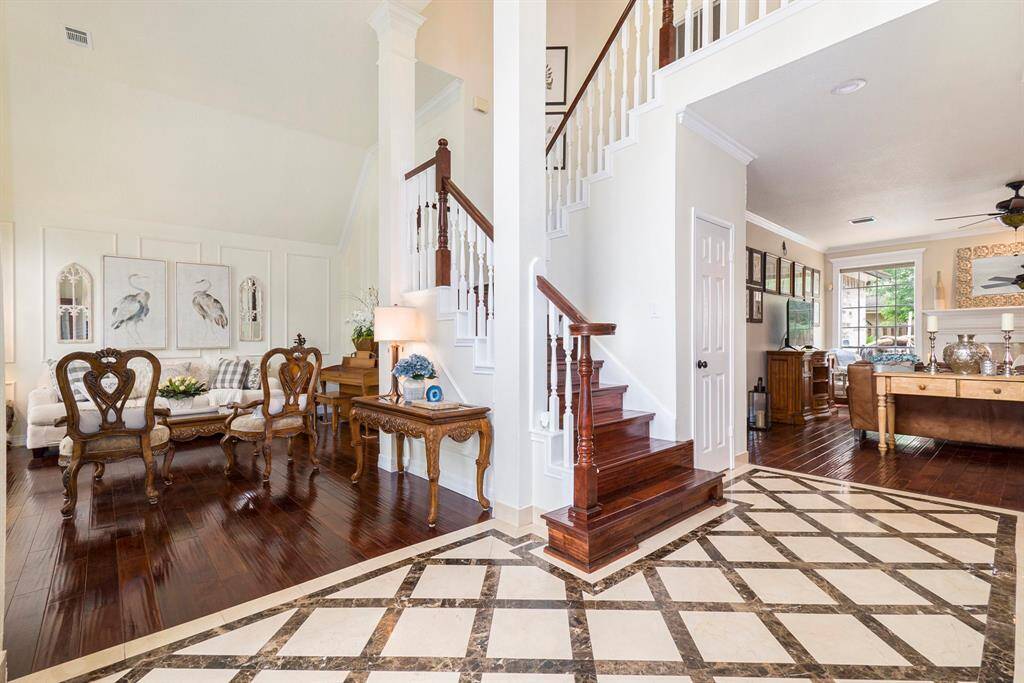 Gorgeous Entry!