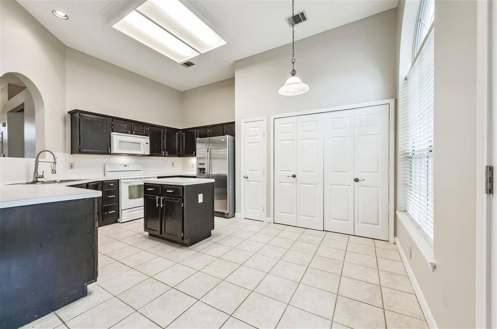 Island Kitchen with refrigerator included