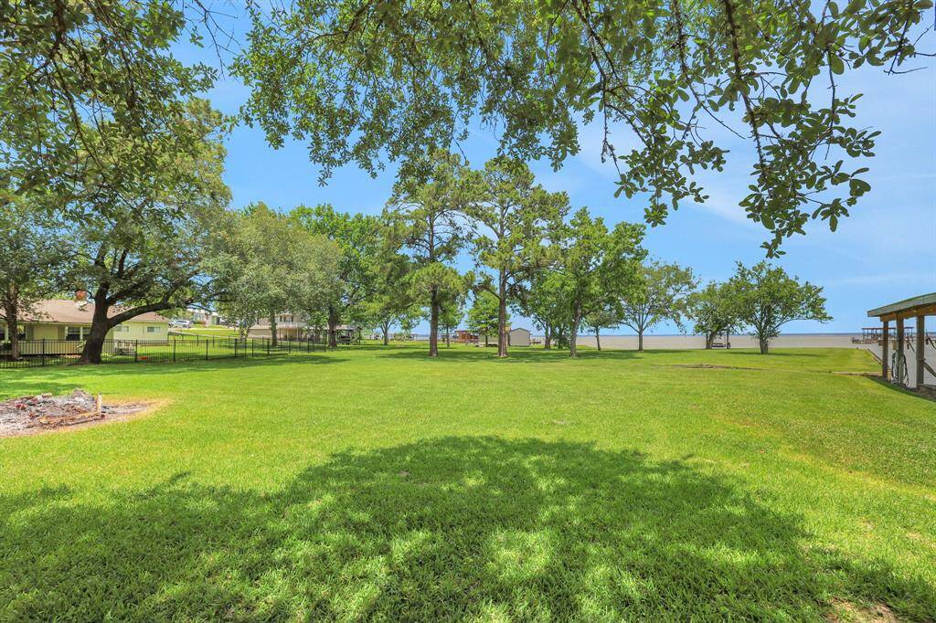 Two oversized lots provides endless possibilities
