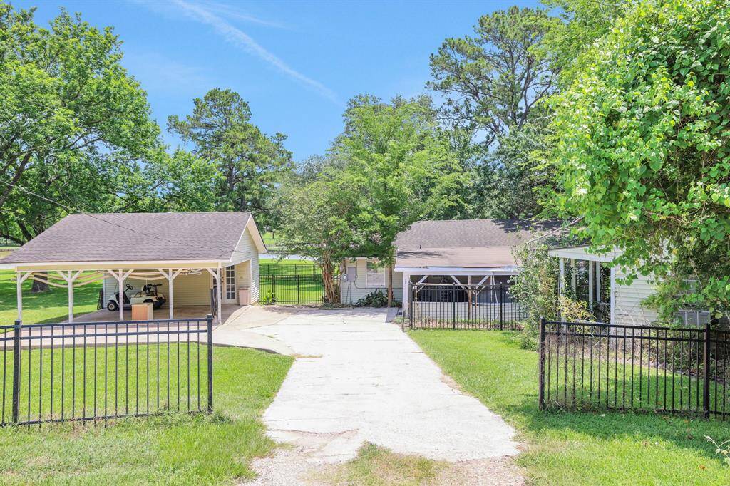 Entrance drive to enter property