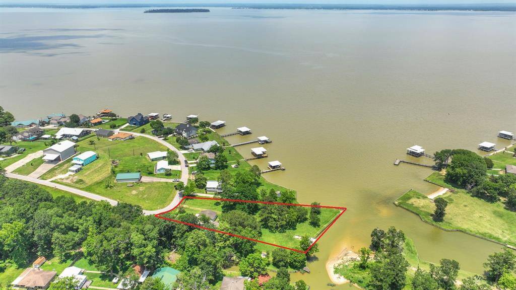Lake Livingston is a great place to spend your summer!