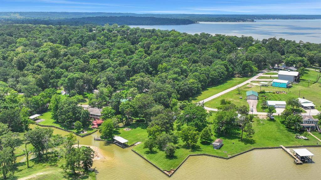 151 Lakeview Circle