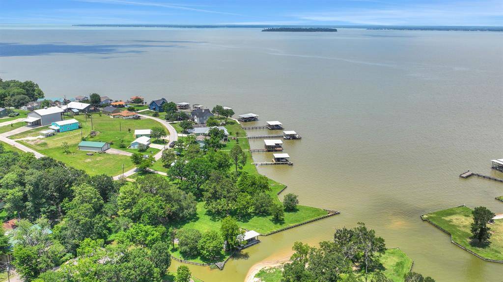 Come make memories on the lake