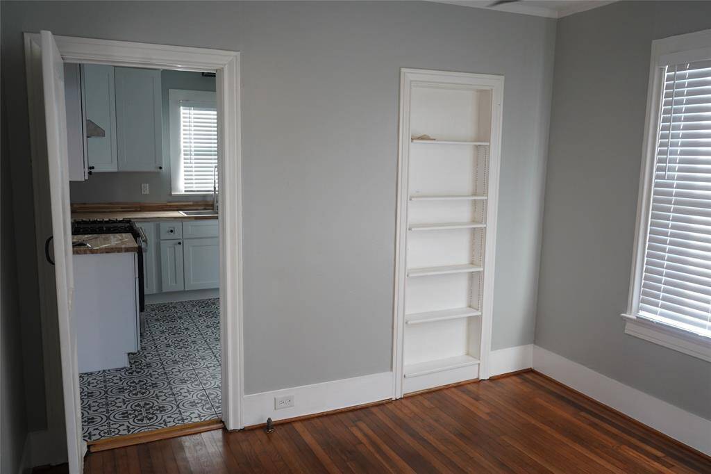 Front bedroom or office