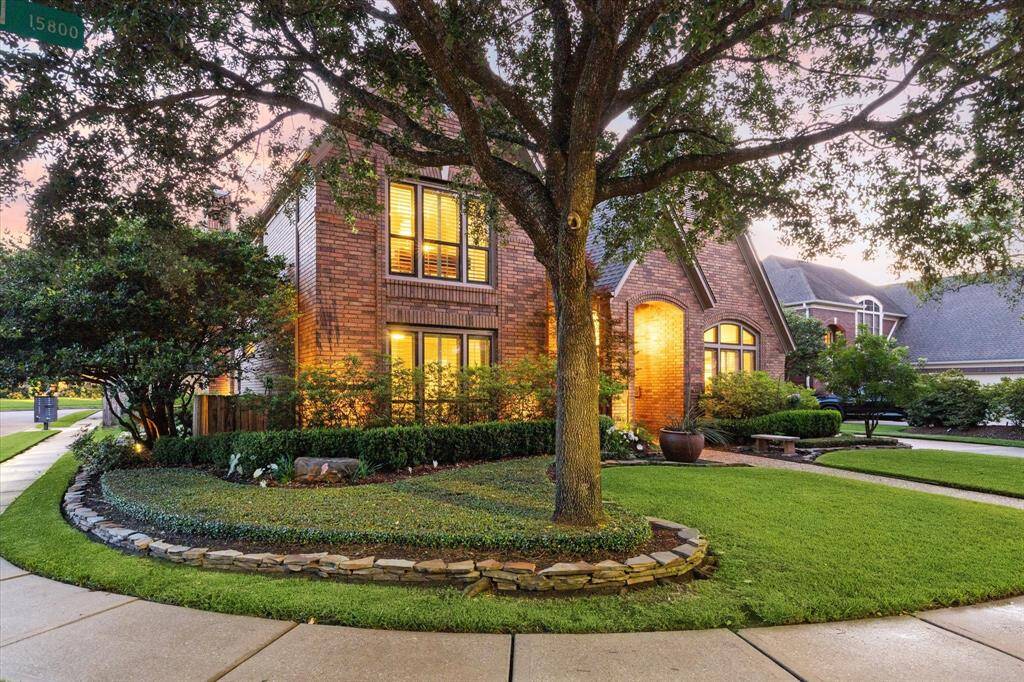 Welcome to 15818 Elk Park Lane in Bay Forest.