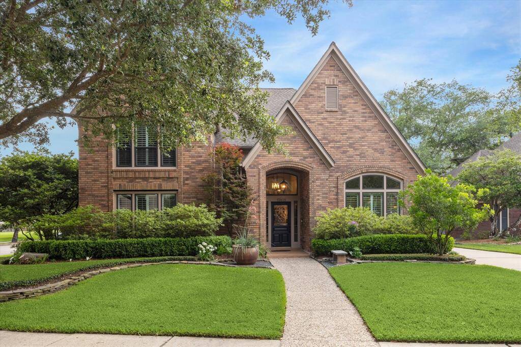 This home has been beautifully landscaped and lovingly maintained.