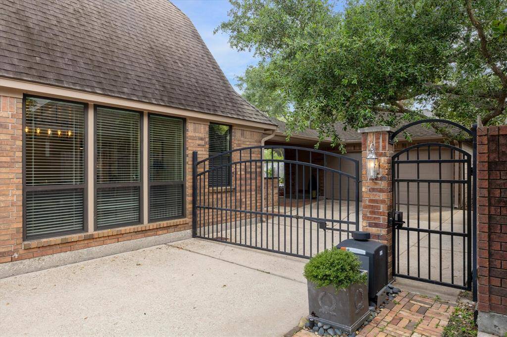 The driveway gate also provides extra space to secure your vehicles and an enclosed area where children can play.