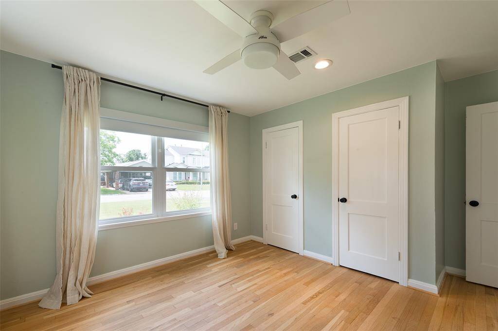Light and bright second bedroom.
