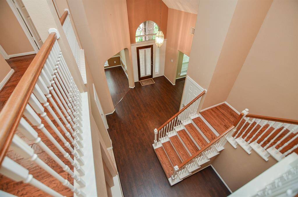 Surely, not every home can boast this spectacular "Hollywood" shot, but yours can!