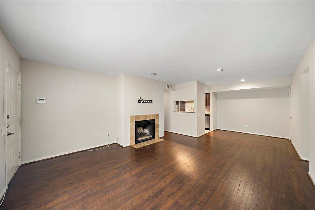 All new interior paint and wood laminate flooring throughout, NO CARPET!