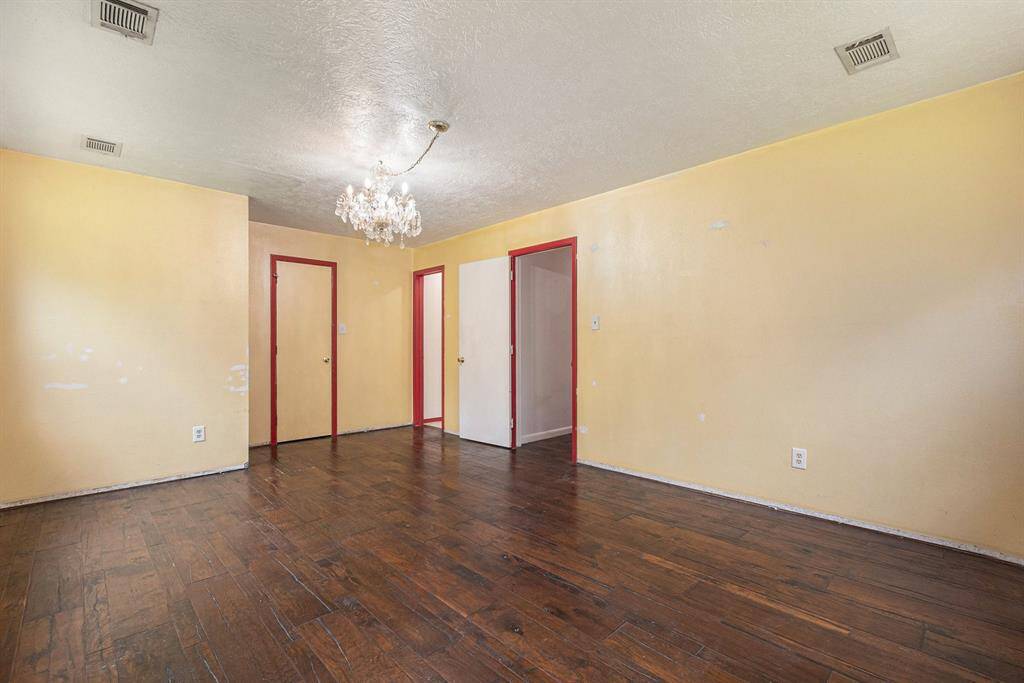 Additional view of this primary bedroom.
