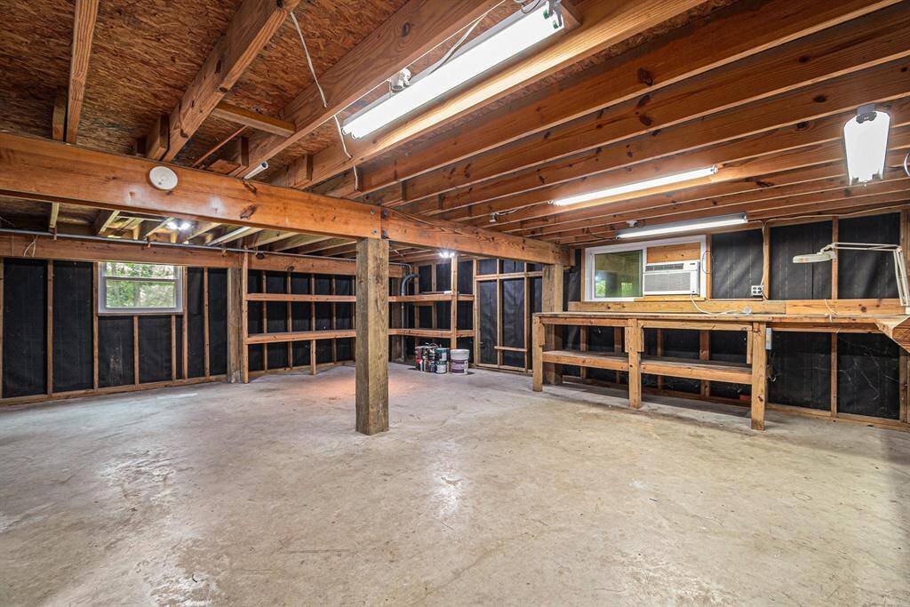 Huge workshop with ample space!
