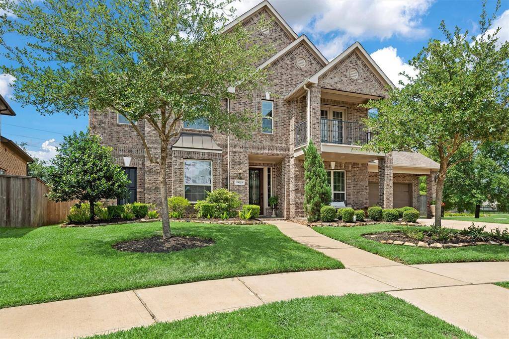 Welcome to 19023 Wild Thornberry in the sought-after neighborhood of Wildwood at Northpointe. This 4-bedroom 3.5-bathroom home is stunning.