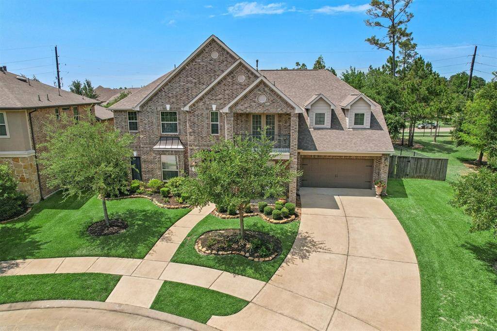 This beautifully maintained home invites you in with its charming exterior and manicured landscaping. The home has no rear neighbors and is adjacent to greenspace on the right. Nothing but a fabulous view to the right of the home.