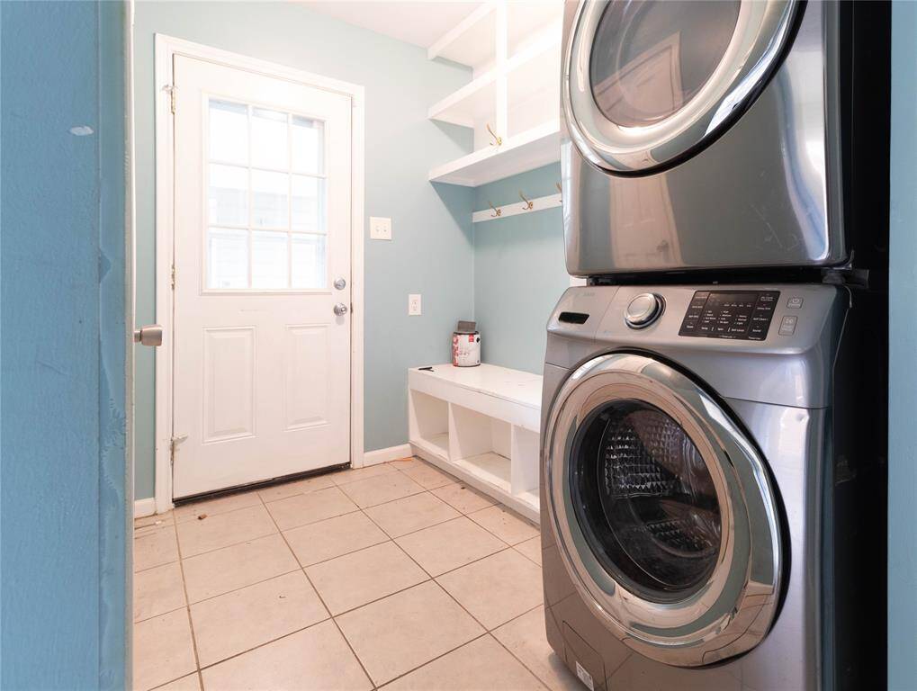 Large utility/ mudroom