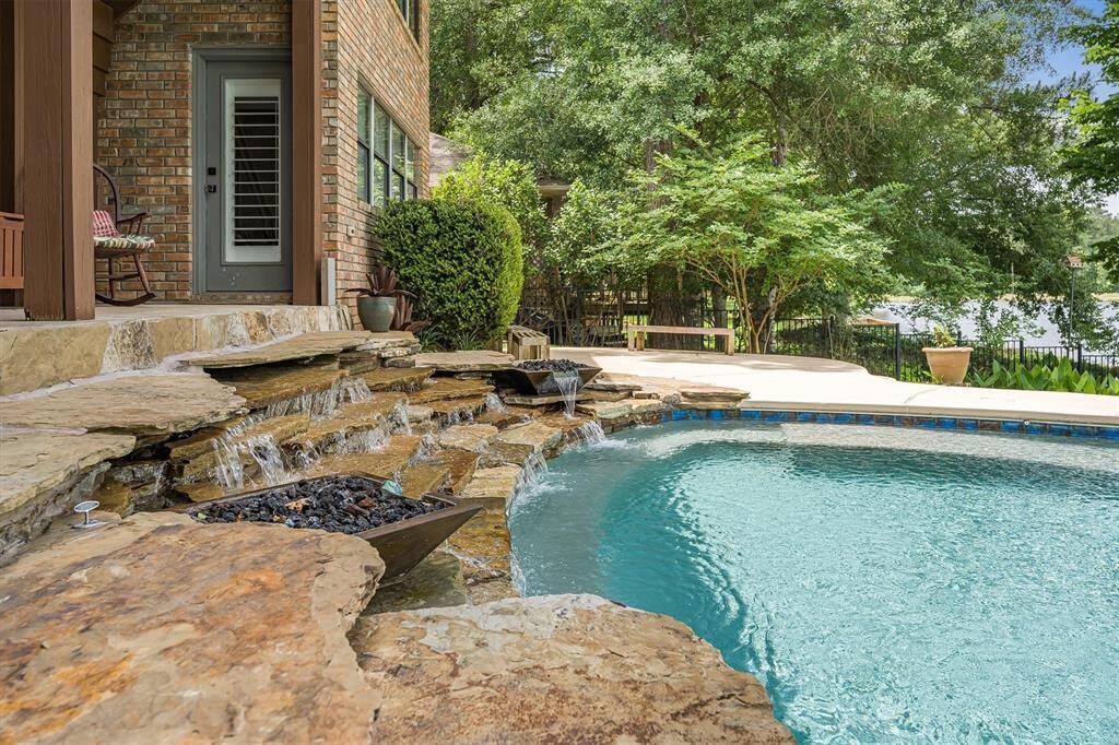 Gas-plumbed water bowls add ambiance and elegance