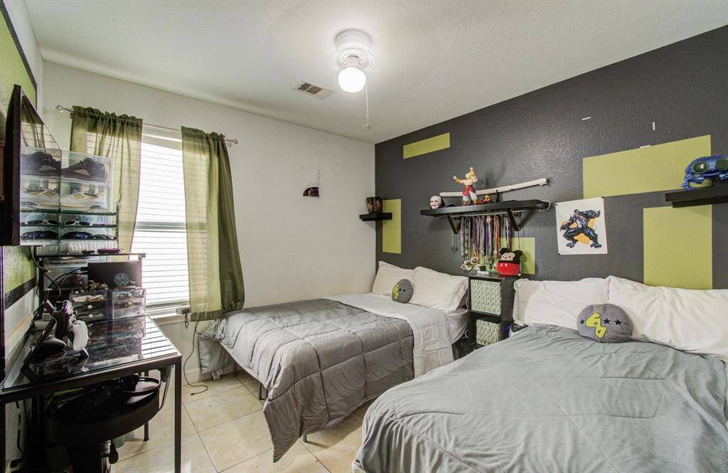 Secondary Bedroom