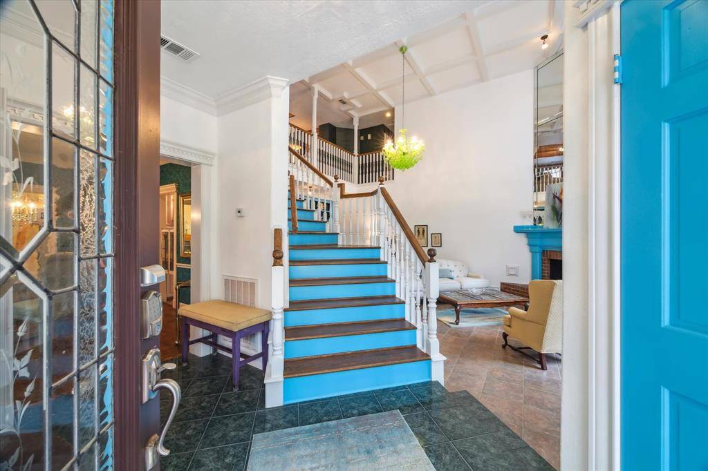 Upon entry you will be impressed with the designer touches!