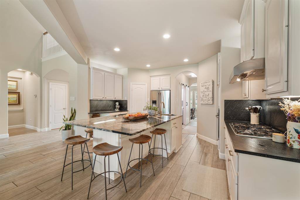 Plenty of room for in-Kitchen dining at this island
