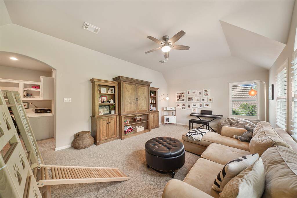 Another view of the Gameroom and all of the wall space