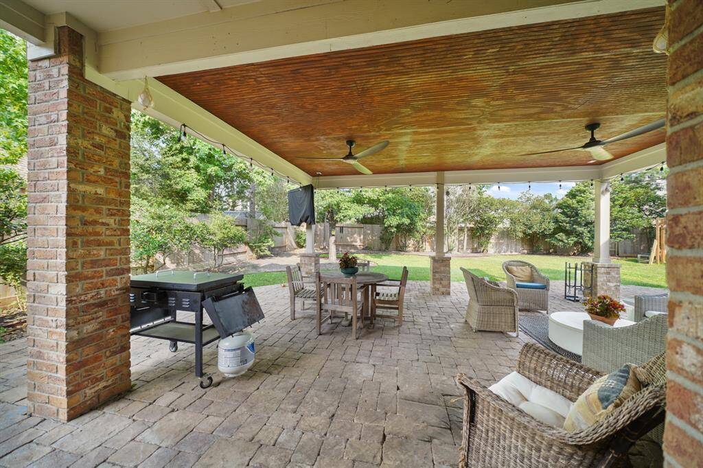 Outdoor covered Patio for al fresco dining and entertaining