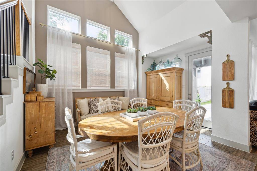 Let the light pour in, this stunning dining space was made for sun-soaked meals and effortless entertaining.