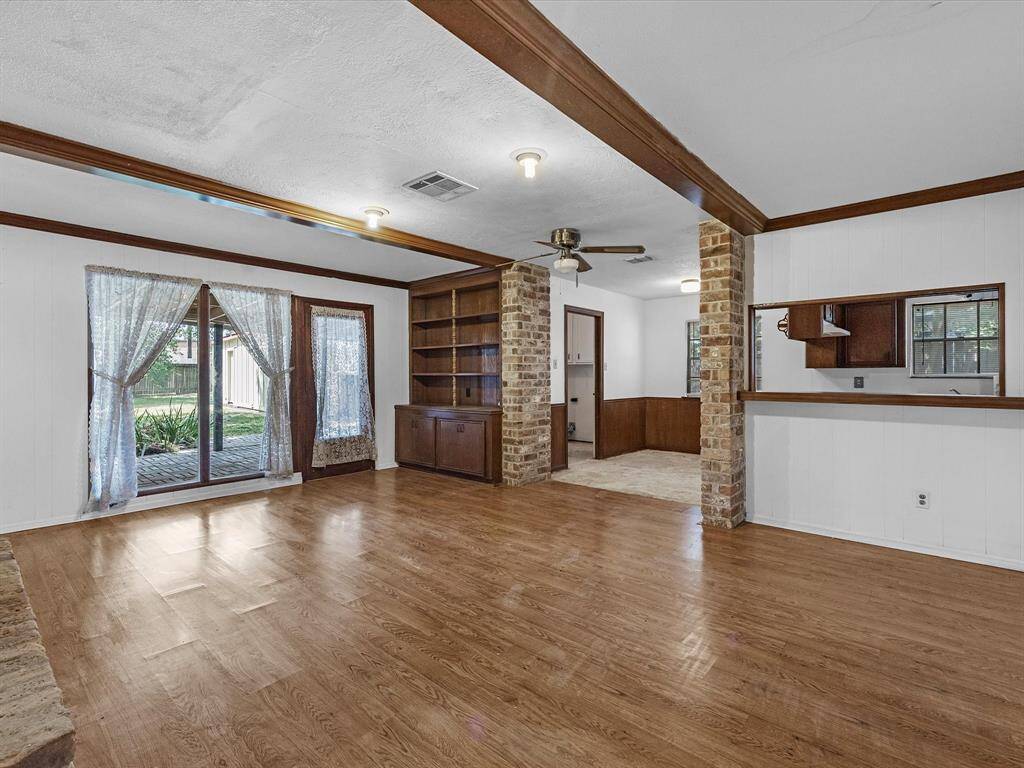 Family living room perfect for relaxing and enjoying family time.