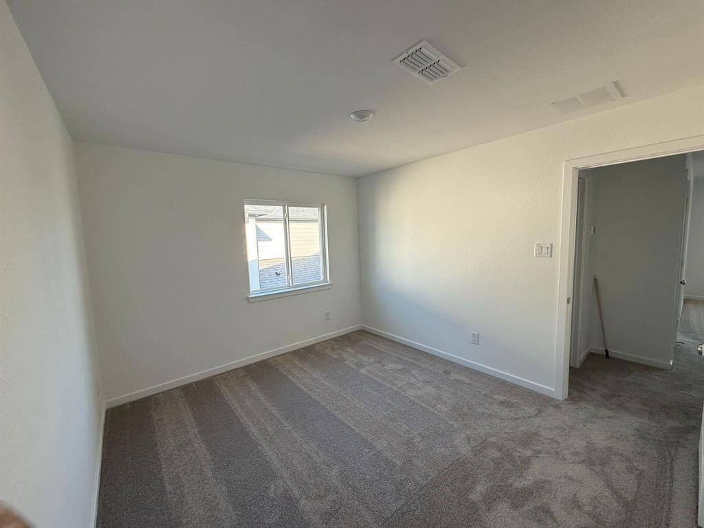 3rd bed room (upstairs)