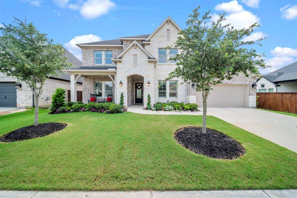 Welcome to 2310 Desert Holly Drive