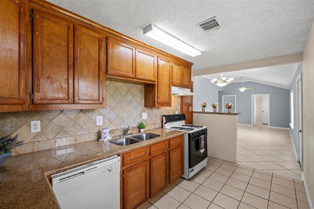 Another view of the kitchen.
