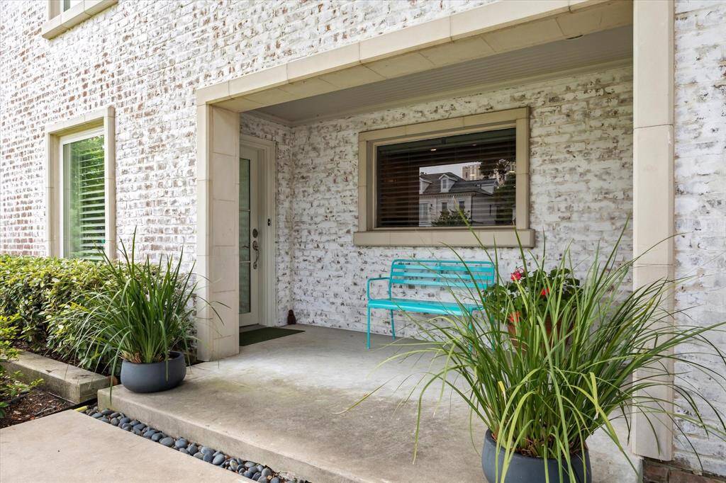 Charming covered from porch!