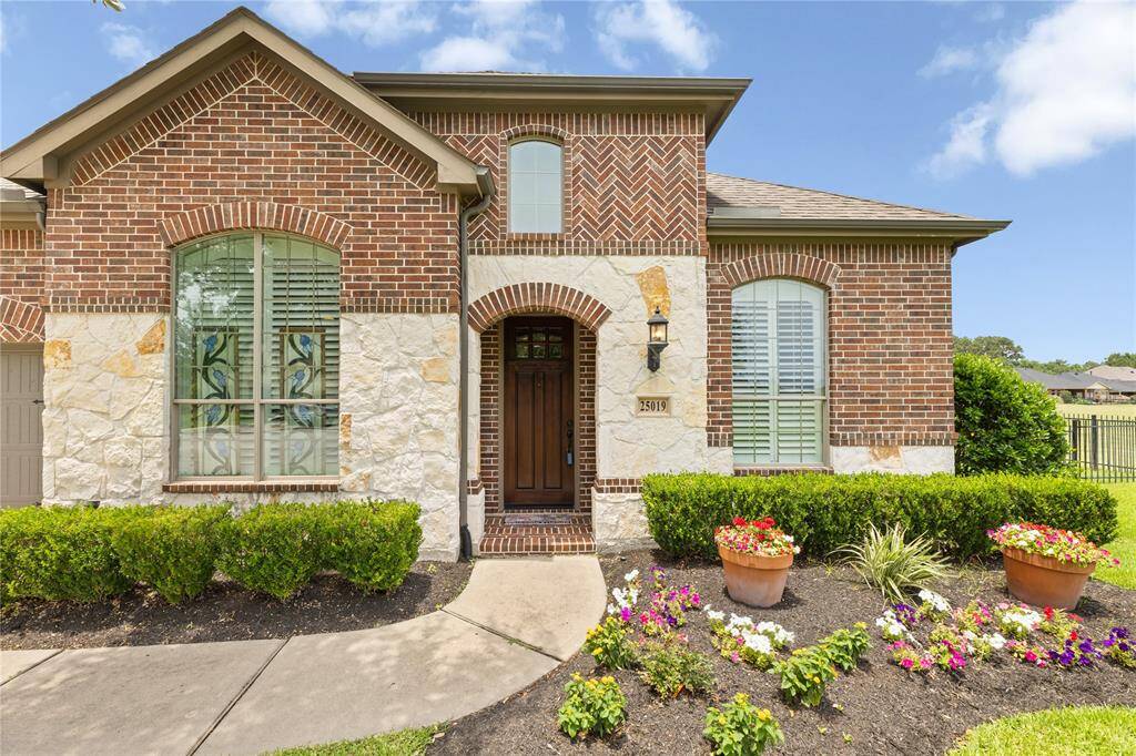 Great curb appeal