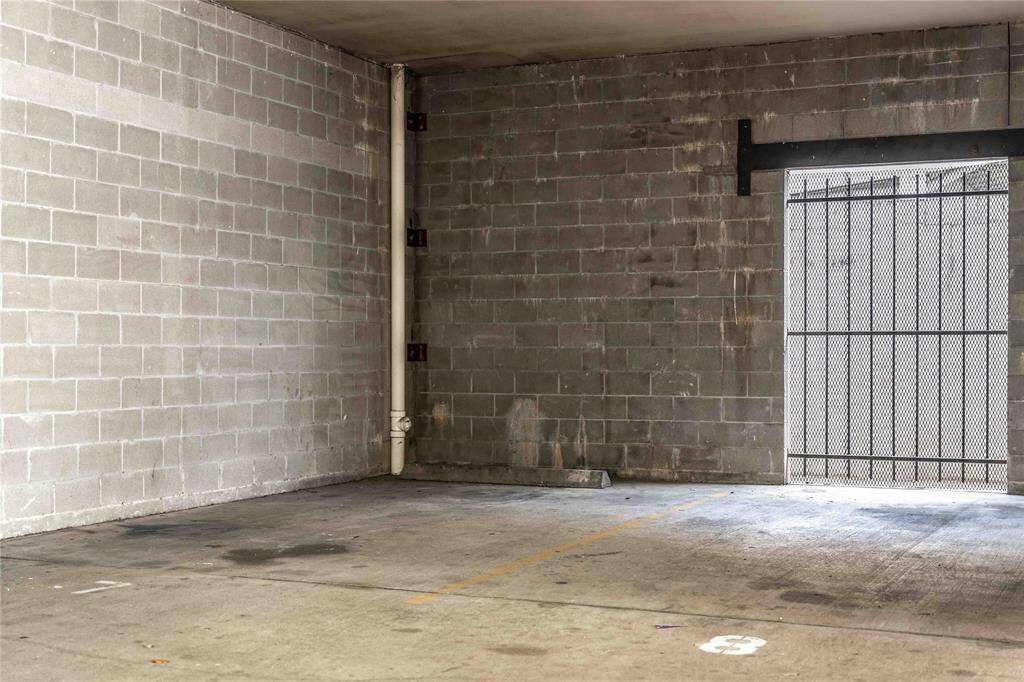 2 Assigned Parking Spots #7 & #8