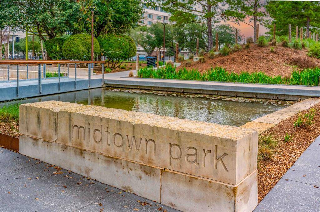 Short Walk To Midtown Park 6-Acre Urban Green Space