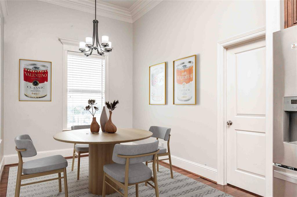 Dining Room(Virtually Staged)