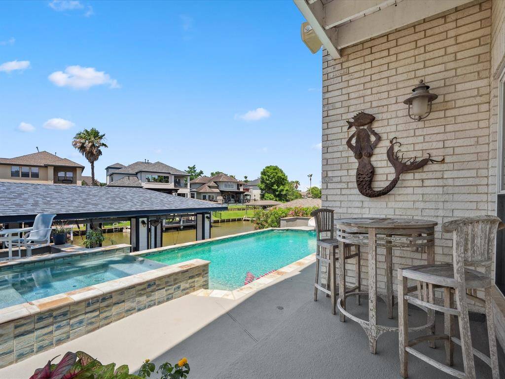 IMAGINE STEPPING OUT YOUR OFFICE DOOR TO THE POOL.