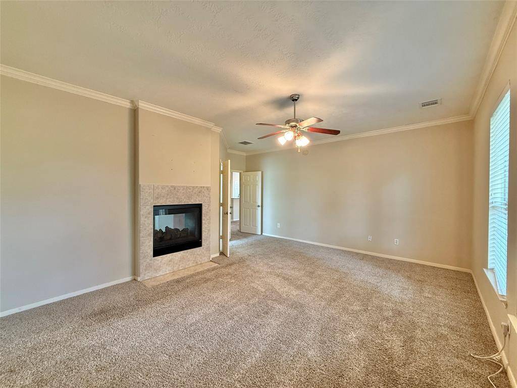 Double Fireplace in the bedroom / bathroom