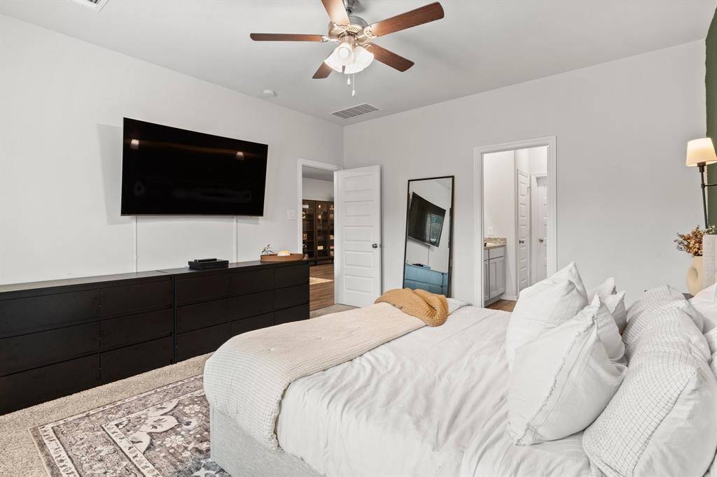 ***PHOTOS OF HOME STAGED IN PREVIOUS LISTING***