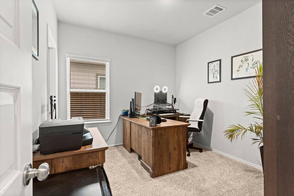***PHOTOS OF HOME STAGED IN PREVIOUS LISTING***