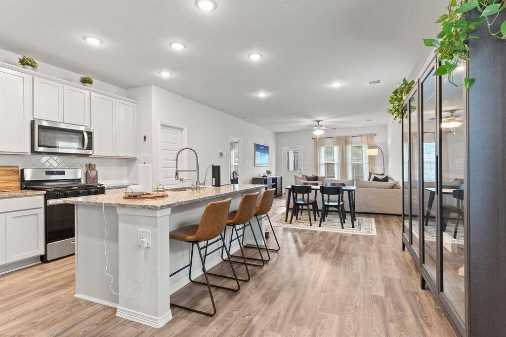 ***PHOTOS OF HOME STAGED IN PREVIOUS LISTING***