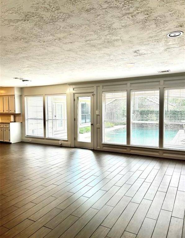 Bright pool views from living, breakfast & kitchen