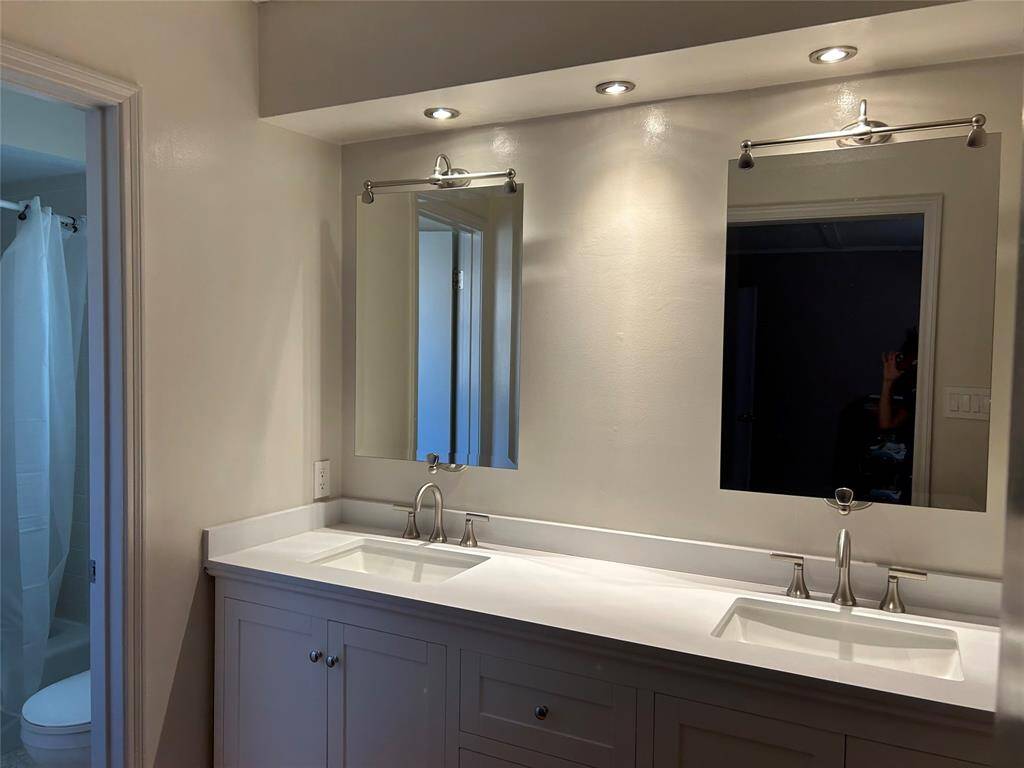 Upstairs 2nd Primary bedroom ensuite vanity