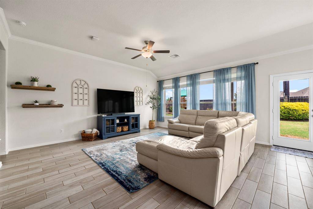 Both the Kitchen & Breakfast Area open up to the Family Room
