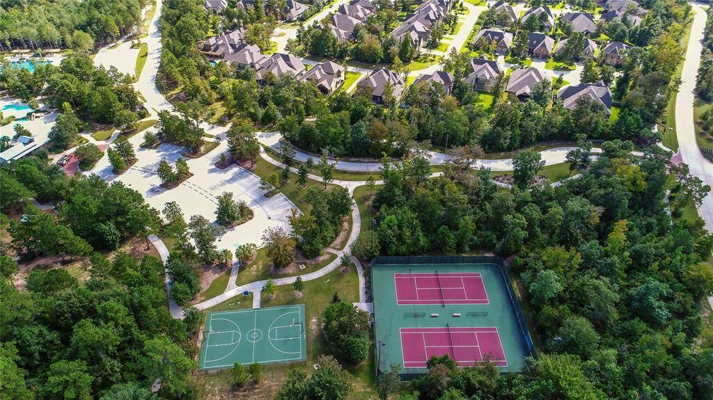 The Forest Island Complex also includes 2 tennis courts and a basketball court. This is just one of the many great parks you'll find in Woodforest!